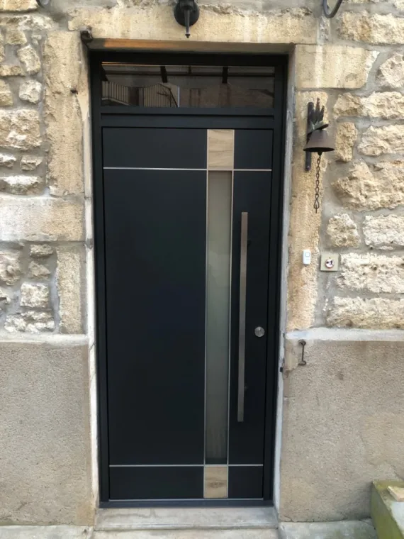 Porte d'entrée en aluminium