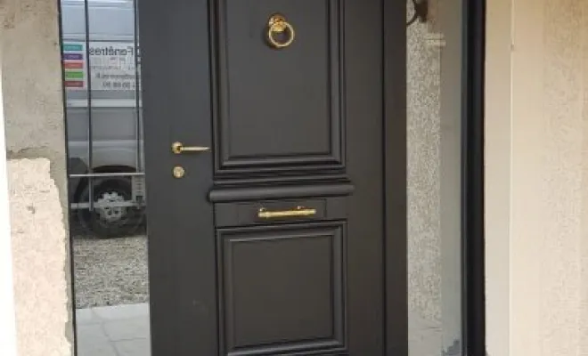 Composition d'une porte d'entrée et de 2 châssis fixes en Alu